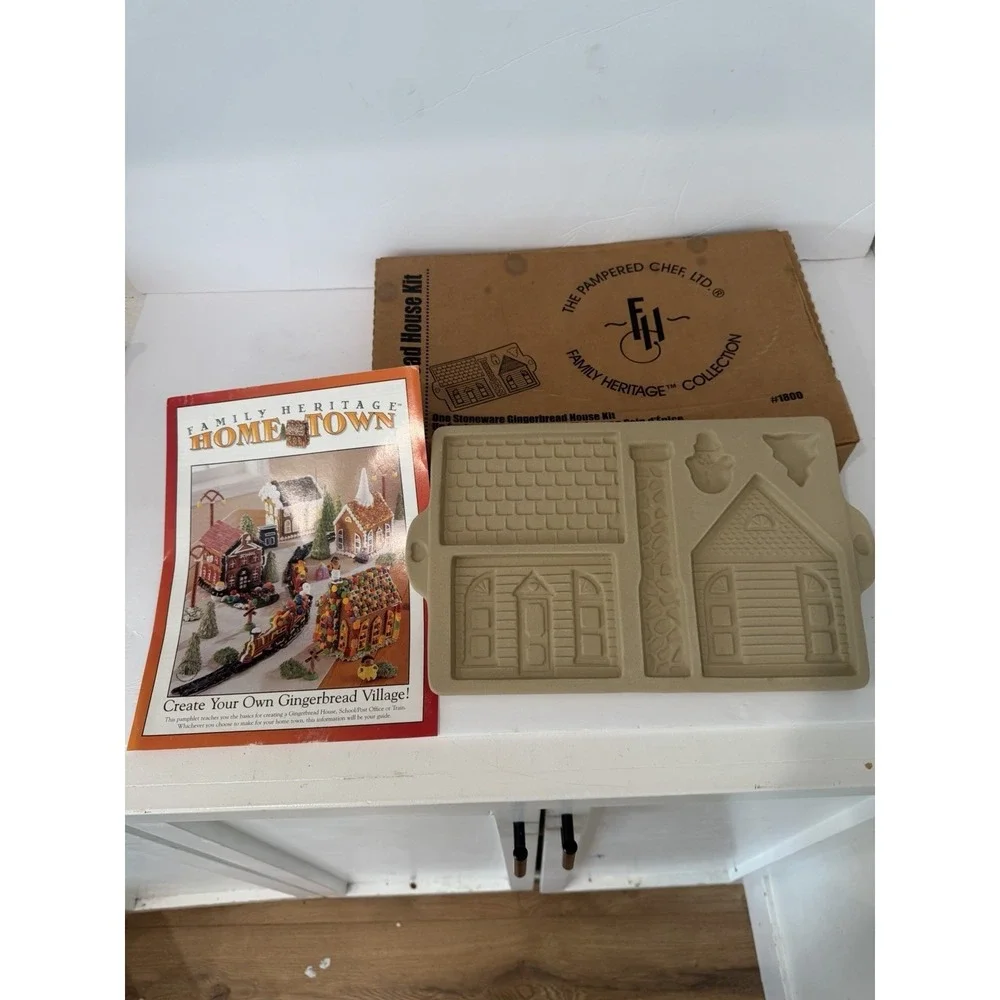 VTG Pampered Chef Stoneware Gingerbread House Mold Family Heritage #1800 USA
